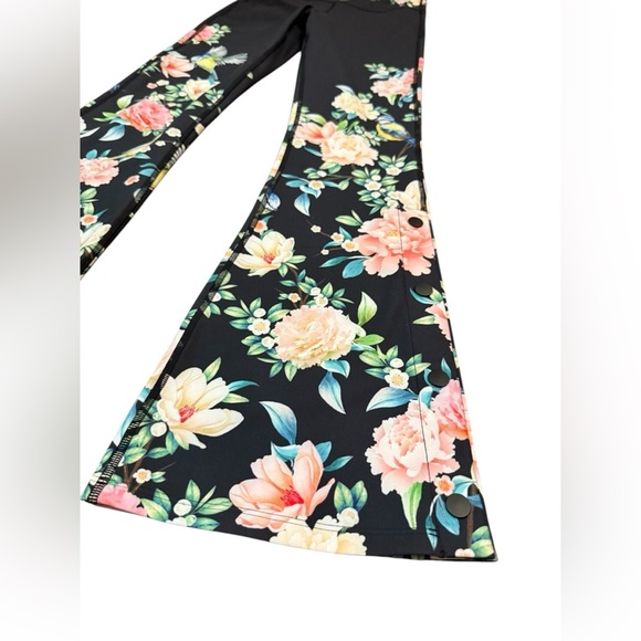 JOHNNY WAS Birdie Bee Active Flared Pants Size Small - Picture 5 of 13